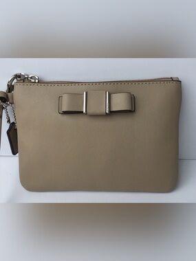 COACH Darcy Bow Leather Wristlet